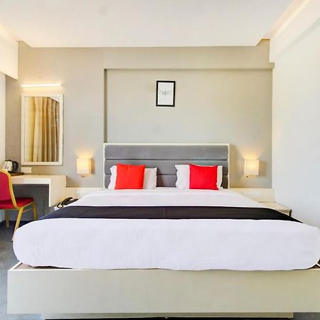 Capital O 77219 Hotel Dwarwata Dharwad Exterior foto